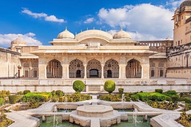 Jaipur Full Day Heritage of Pink City Tour By Tuk Tuk With Chai - Panna Meena ka Kund: a stepwell with geometry worth your time