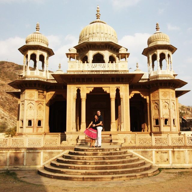Jaipur: Private Instagram Tour of Top Photography Spots - Gaitor Ki Chhatriyan and Hawa Mahal for Strong Composition