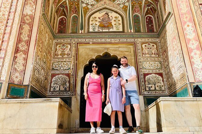 Jaipur Private Sightseeing Tour with Car and Guide - Gaitore Ki Chhatriyan: royal cenotaphs and detailed stonework