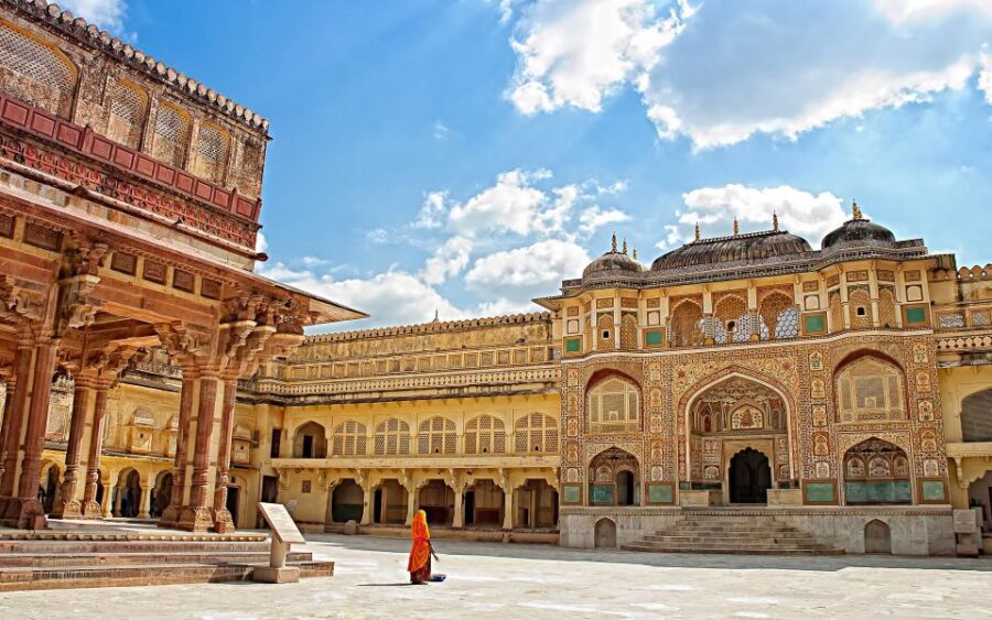 Jaipur Sightseeing by Tuk-Tuk: Temples, Palaces & Markets - Lunch, Shopping, and Street Flavors (Without Losing the Day)