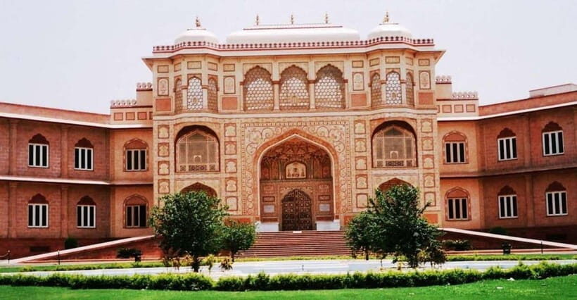 Jaipur Tour ( Pink City ) by Car From Delhi - All Inclusive - Guide and Drivers: Why the Human Touch Changes the Whole Day