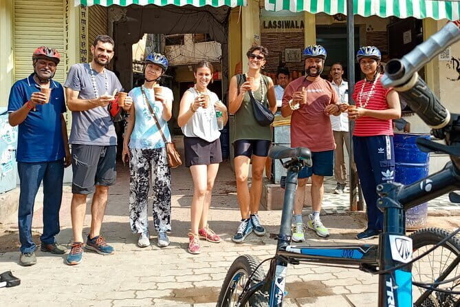 Jaipur Tour with Monkey Temple and Block Print Experience - Royal Gaitor Tumbas and the Jal Mahal roadside moment