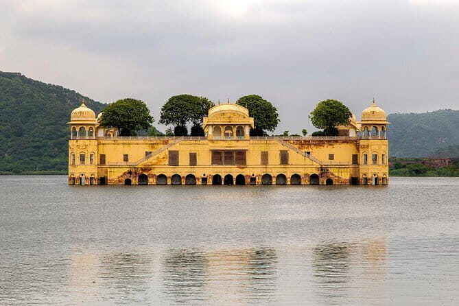 Jaipur Tuktuk Local Sightseeing Day Tour - Jal Mahal: the Water Palace on Man Sagar Lake