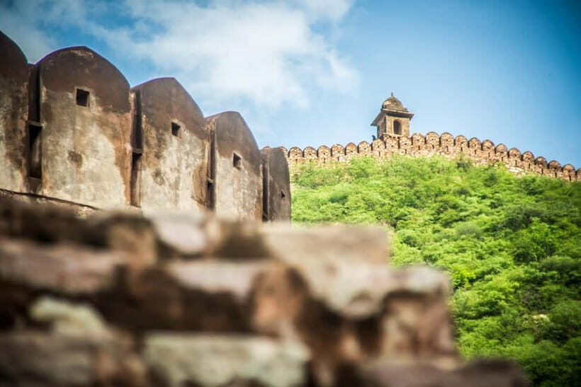 Private Full-Day Jaipur Guided Tour with Monkey Temple - City Palace and Jantar Mantar: royal residence and astronomy tools