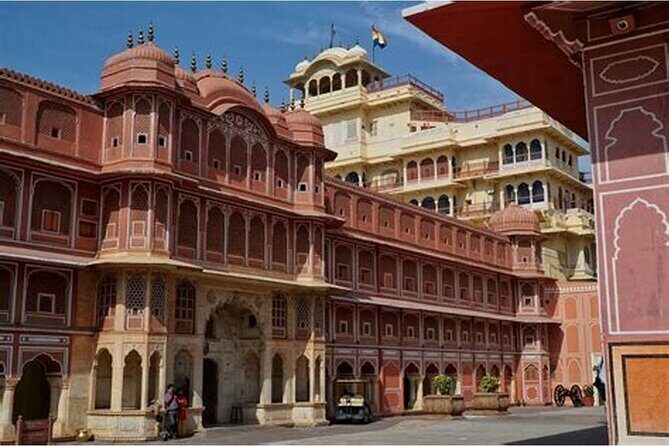 Private Guided Jaipur Tour: Amber Fort,City Palace, Water Palace - The Water Palace Stop: Beautiful Views, Possible Limits Inside