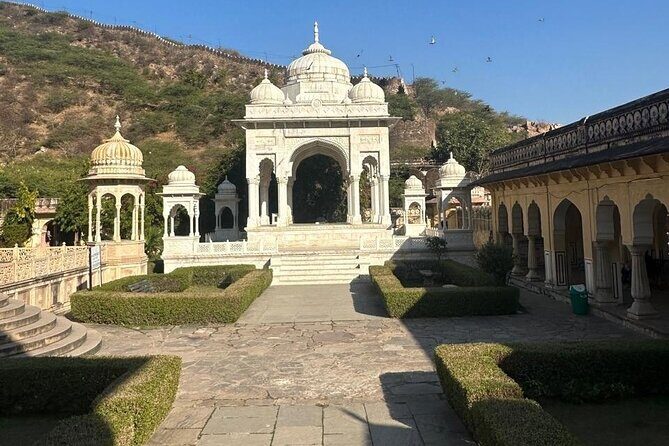 Private Jaipur City Tour by Tuk Tuk Or Car - Hawa Mahal and Jantar Mantar: two icons, two different kinds of wow
