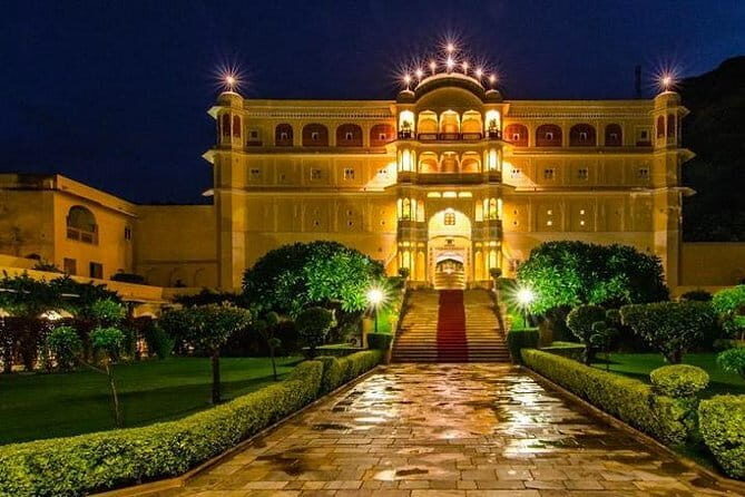 Travel Through the Streets of Jaipur by Tuktuk with a Local - Markets for printing, jewelry, and camel wool carpets: shopping with context